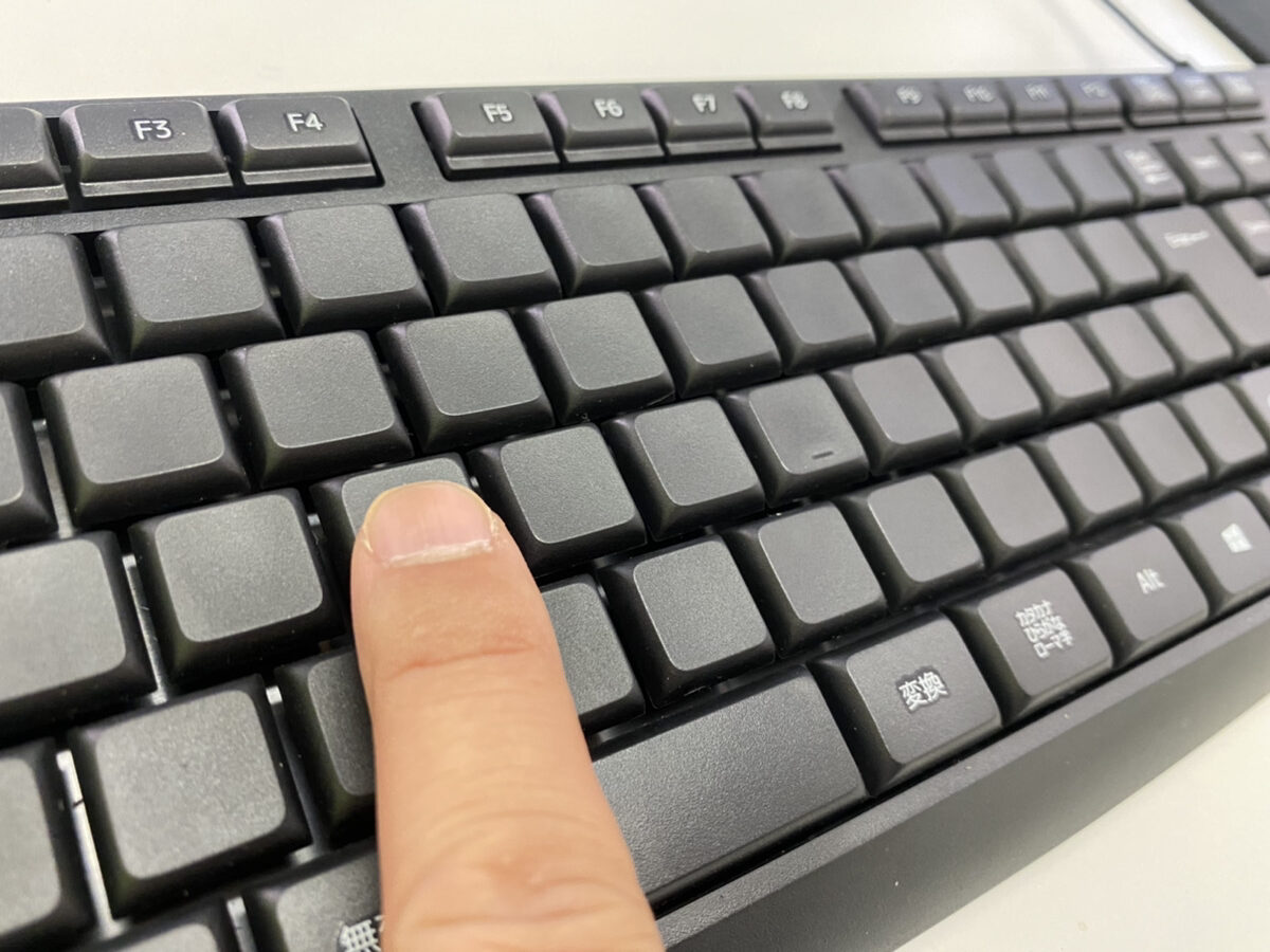 キーボードを見ずに打つ：タッチタイピング方法とは？